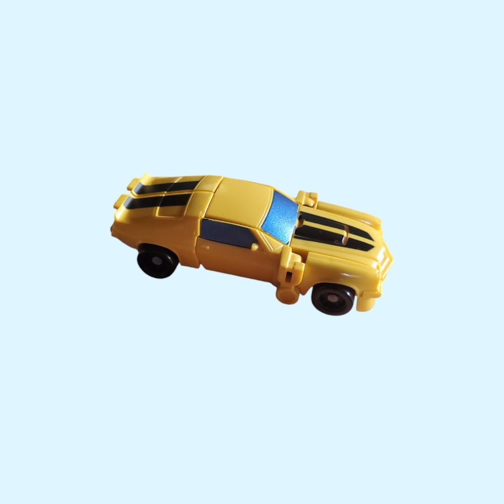 Transformers bumblebee small car/figure